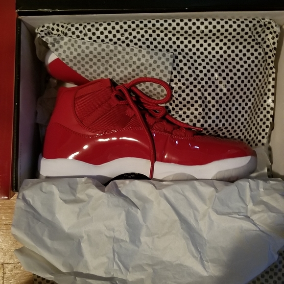 Nike Air Jordan 11 Retro - Picture 5 of 8
